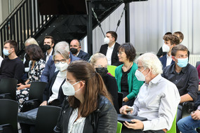 Publikum in der BCI-Galerie